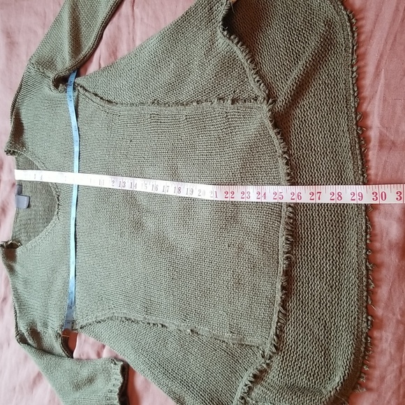 Pullover V-Neck Sweater - Picture 6 of 11